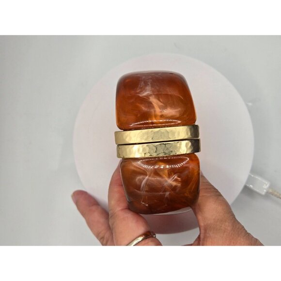 Fabulous Marbled Butterscotch Lucite and Gold Trim Hinged Cuff Bracelet - Picture 9 of 9